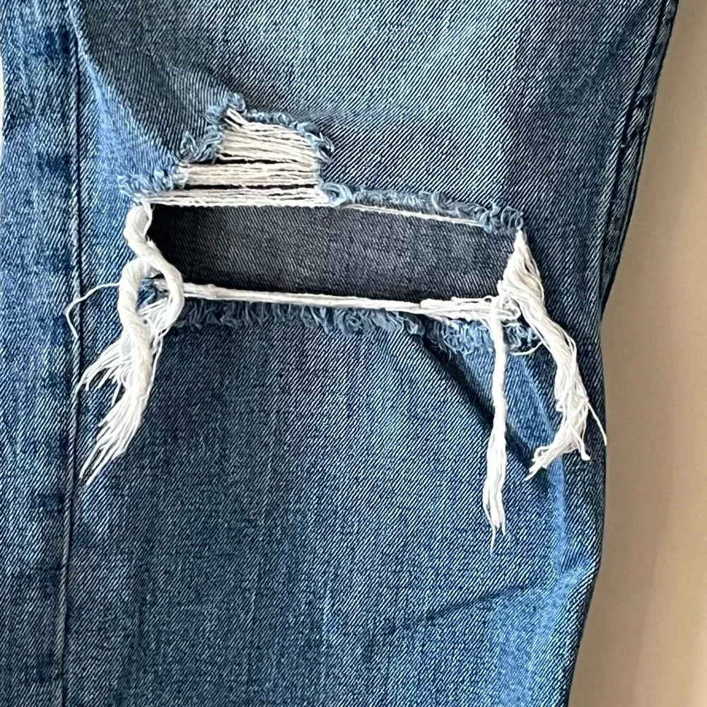 Abercrombie & Fitch Distressed Ankle  Straight Hi-Rise Jeans Women’s Size 2 - Picture 7 of 16